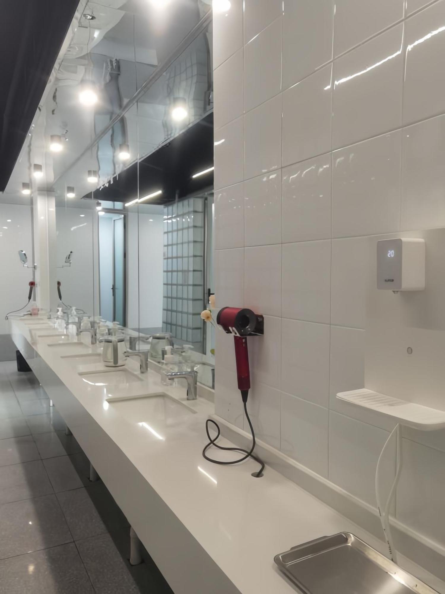 Weflow Youth Hostel - Shanghai People'S Square Jing'An Joy City Экстерьер фото